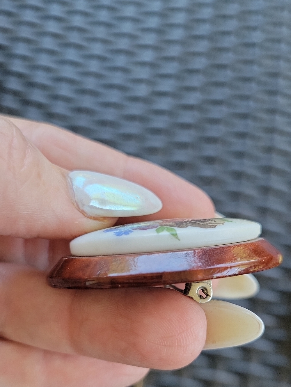 Vintage Mid-Century Handpainted Floral Brooch - Picture 6 of 7